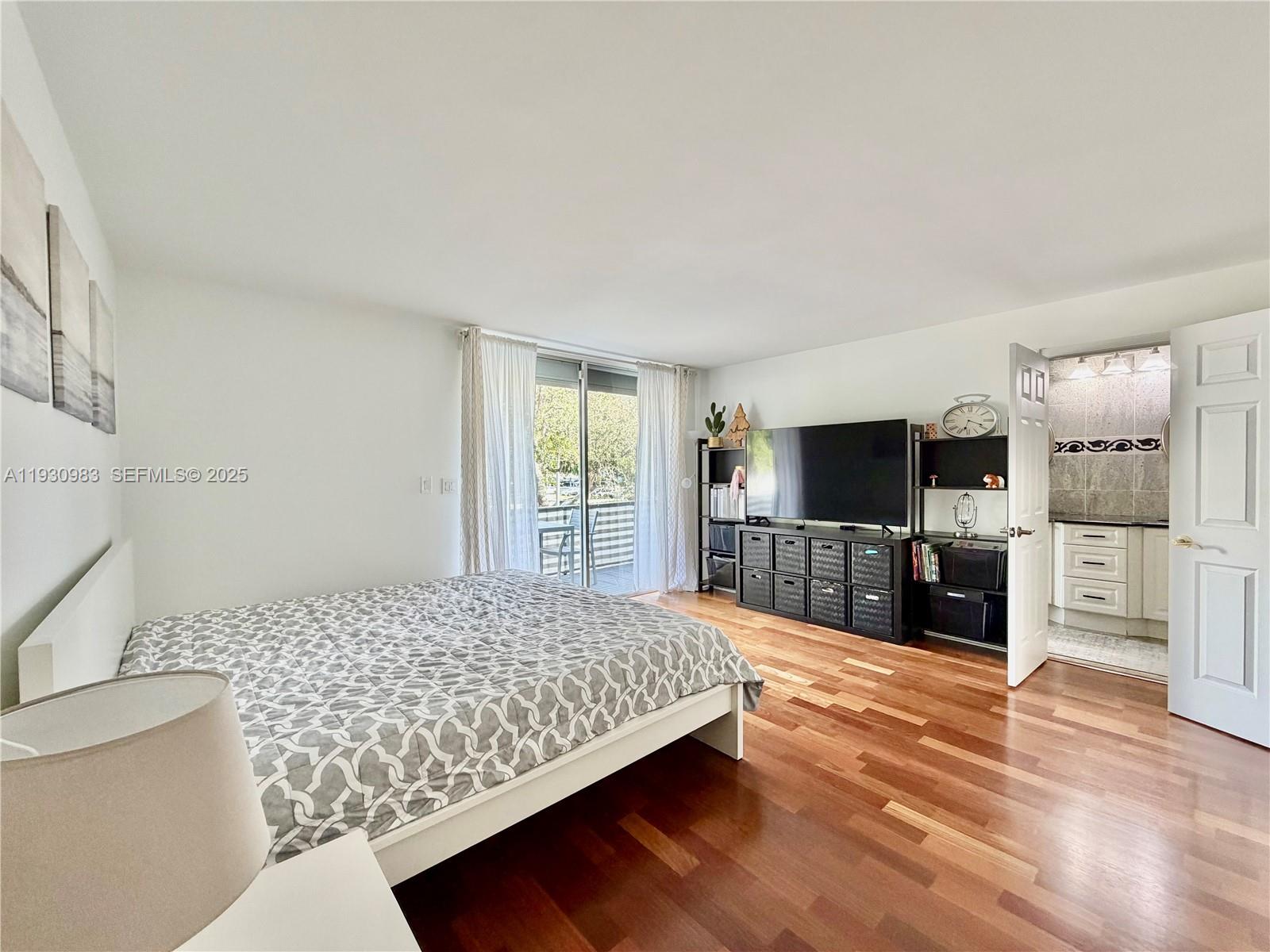 TOWNHOUSES OF VENETIAN PA - Residential