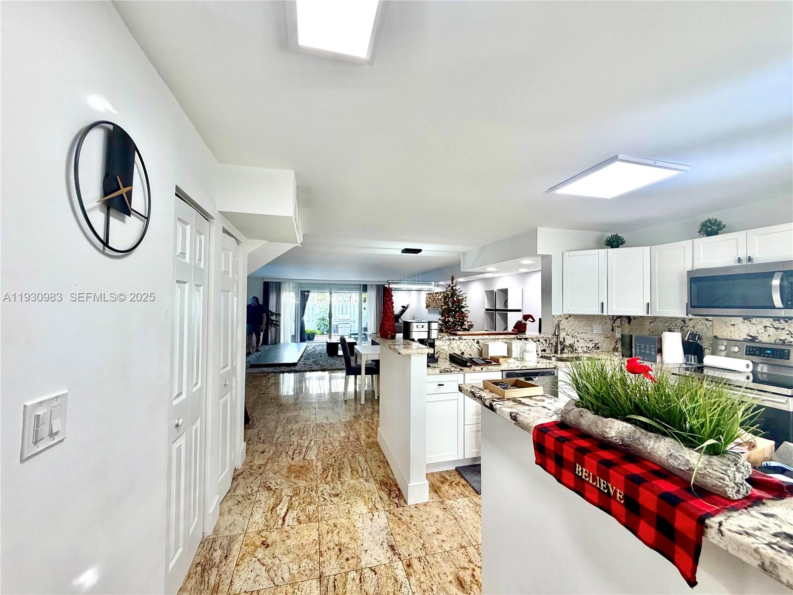 TOWNHOUSES OF VENETIAN PA - Residential