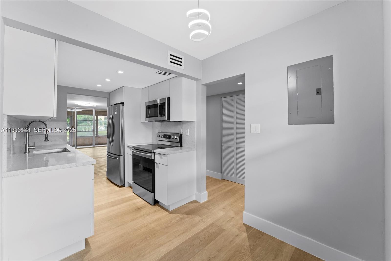 CYPRESS CHASE NORTH NO 3 - Residential