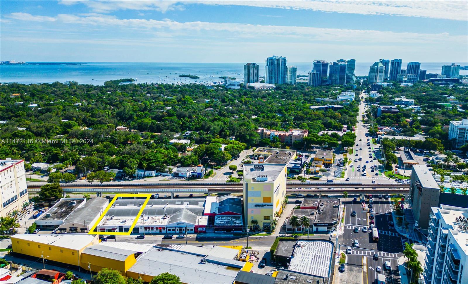 7,500 SF of industrial flex space with prominent frontage on US1, strategically positioned at the entrance to Coconut Grove. Meticulously maintained warehouse flex space, ideally suited for a diverse range of purposes. Featuring 12 ft high ceilings, bay doors & egress access through the property from SW 28th Lane to the Metrorail. Possibilities for establishments such as restaurants, showrooms, gyms, cafes, specialty markets, event spaces, offices & other creative uses. The prime location & adaptable nature of this property make it an attractive prospect for businesses seeking a dynamic & accessible space in a thriving area. With frontage on US1 and SW 27th Avenue, this property offers a strategic location in close proximity to Downtown/Brickell & I-95.