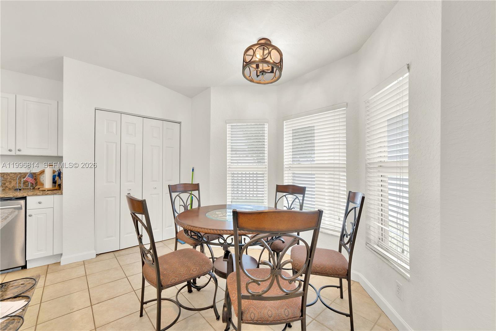 FOUR LAKES SEC 7 - Residential Lease