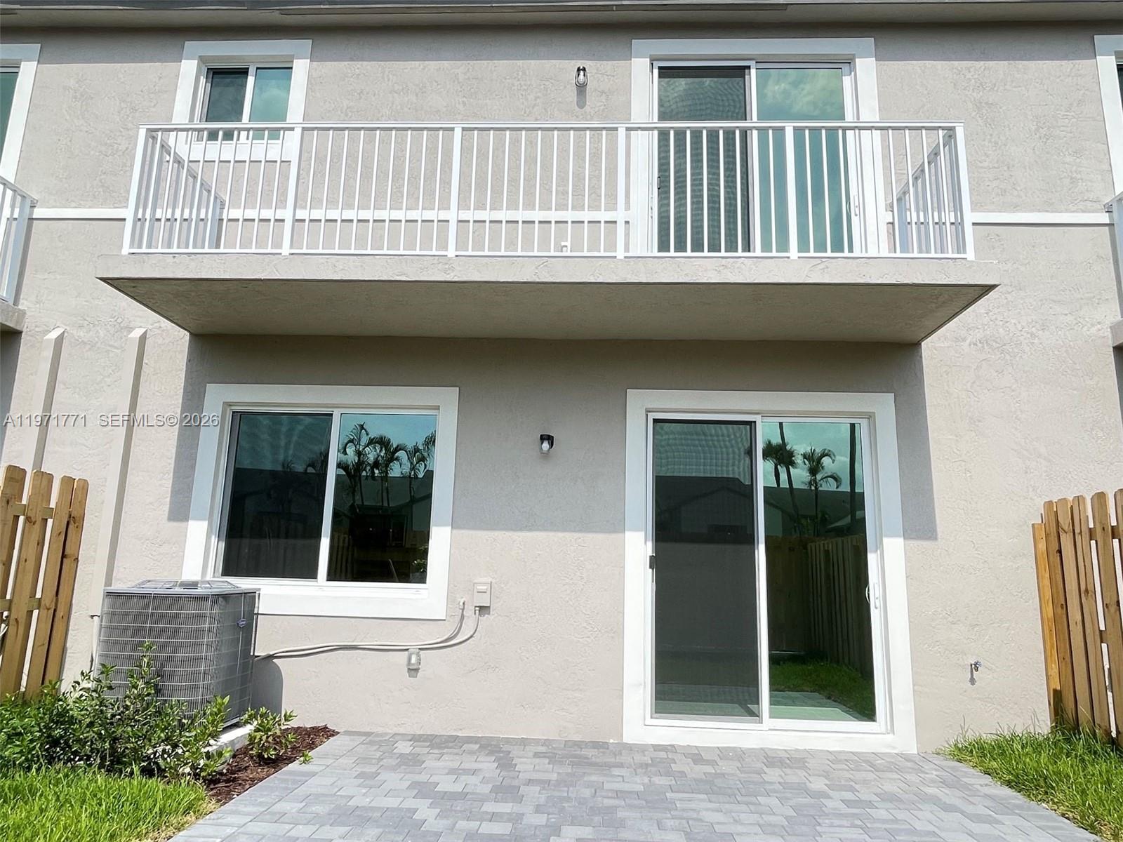 MIAMI LAND AND DEVELOPMEN - Residential Lease