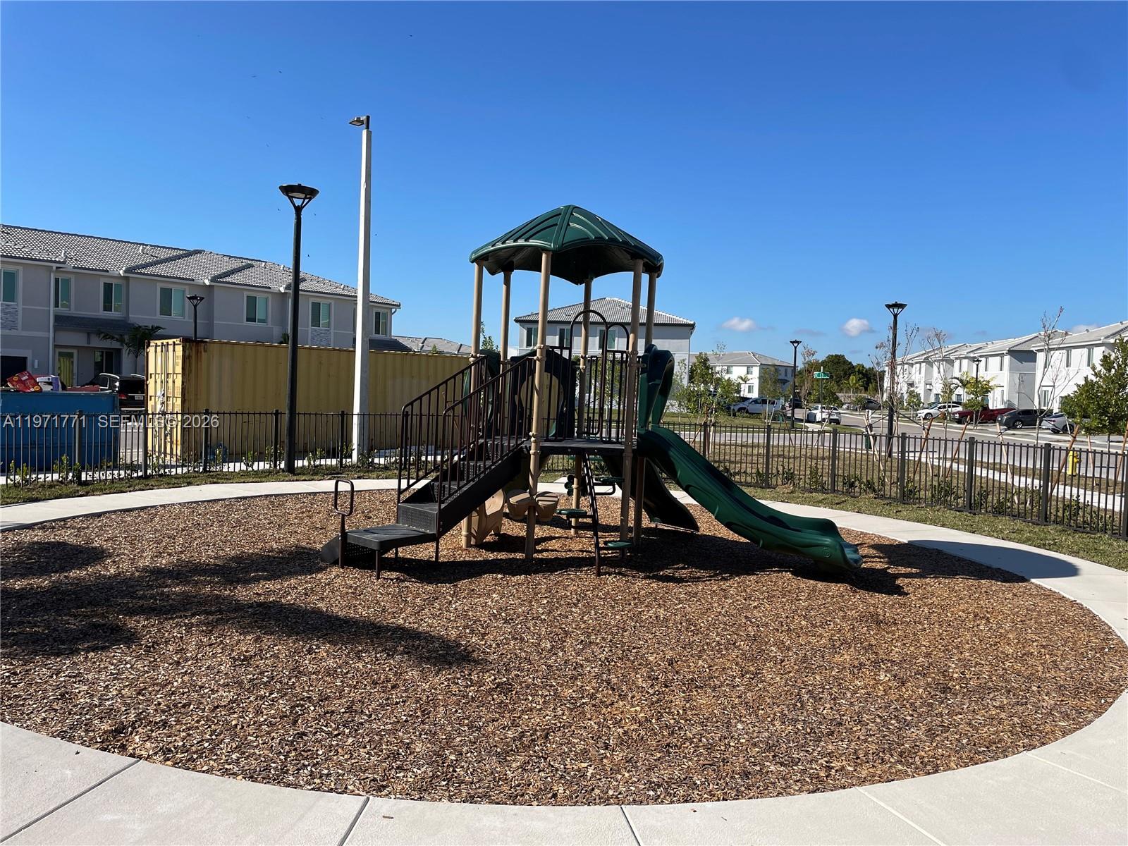 MIAMI LAND AND DEVELOPMEN - Residential Lease