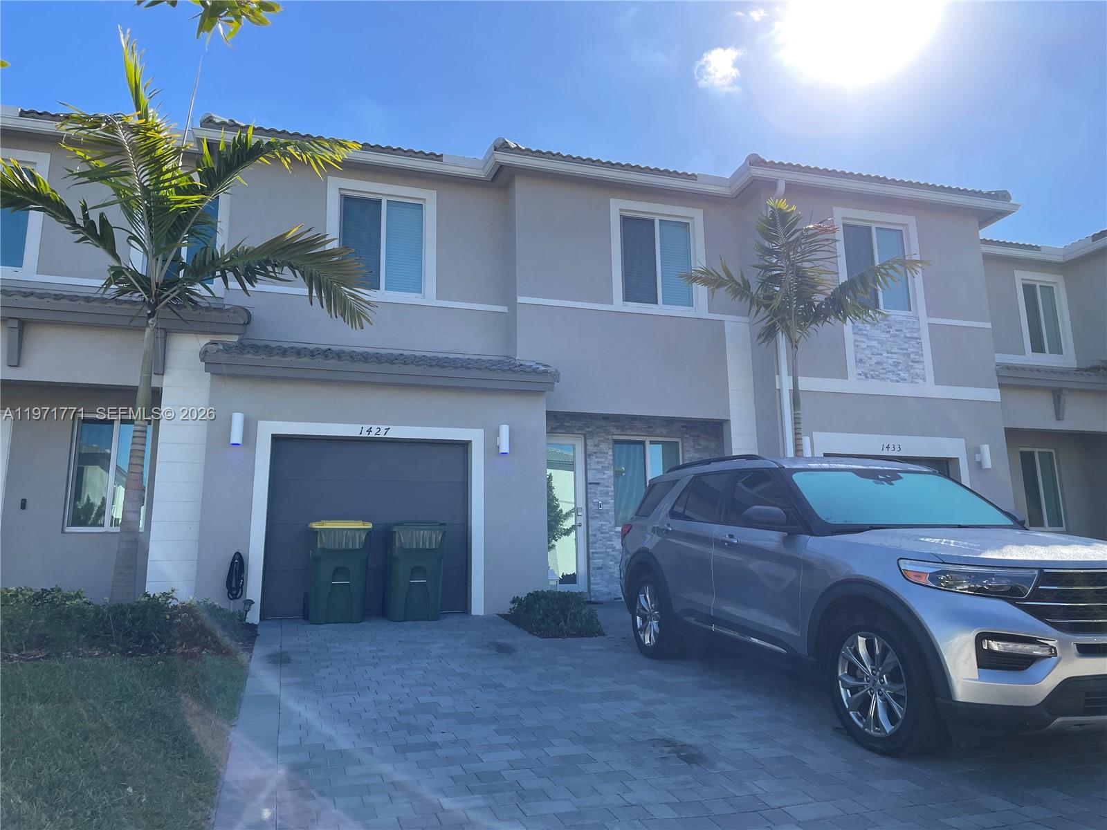 MIAMI LAND AND DEVELOPMEN - Residential Lease