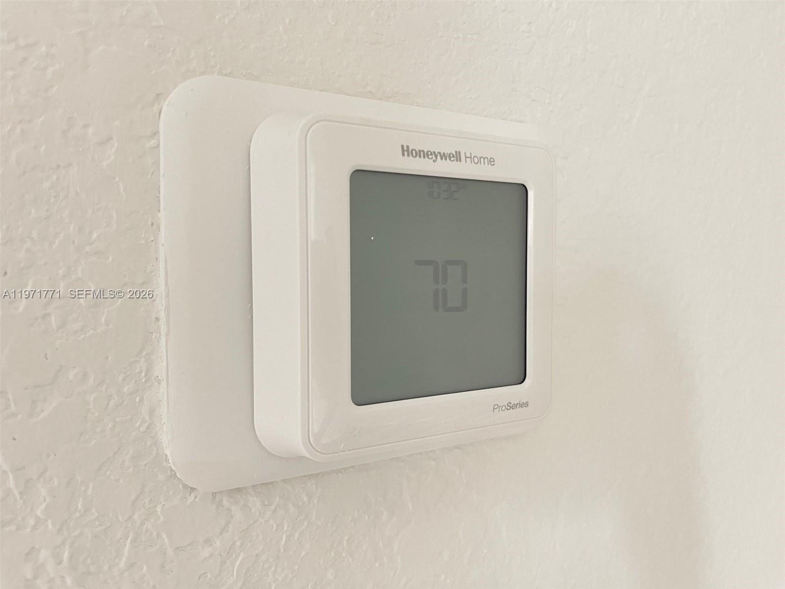 MIAMI LAND AND DEVELOPMEN - Residential Lease