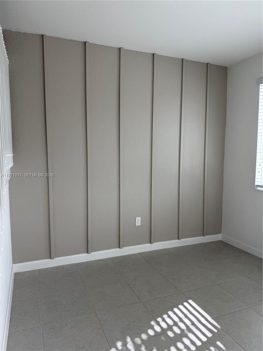 MIAMI LAND AND DEVELOPMEN - Residential Lease