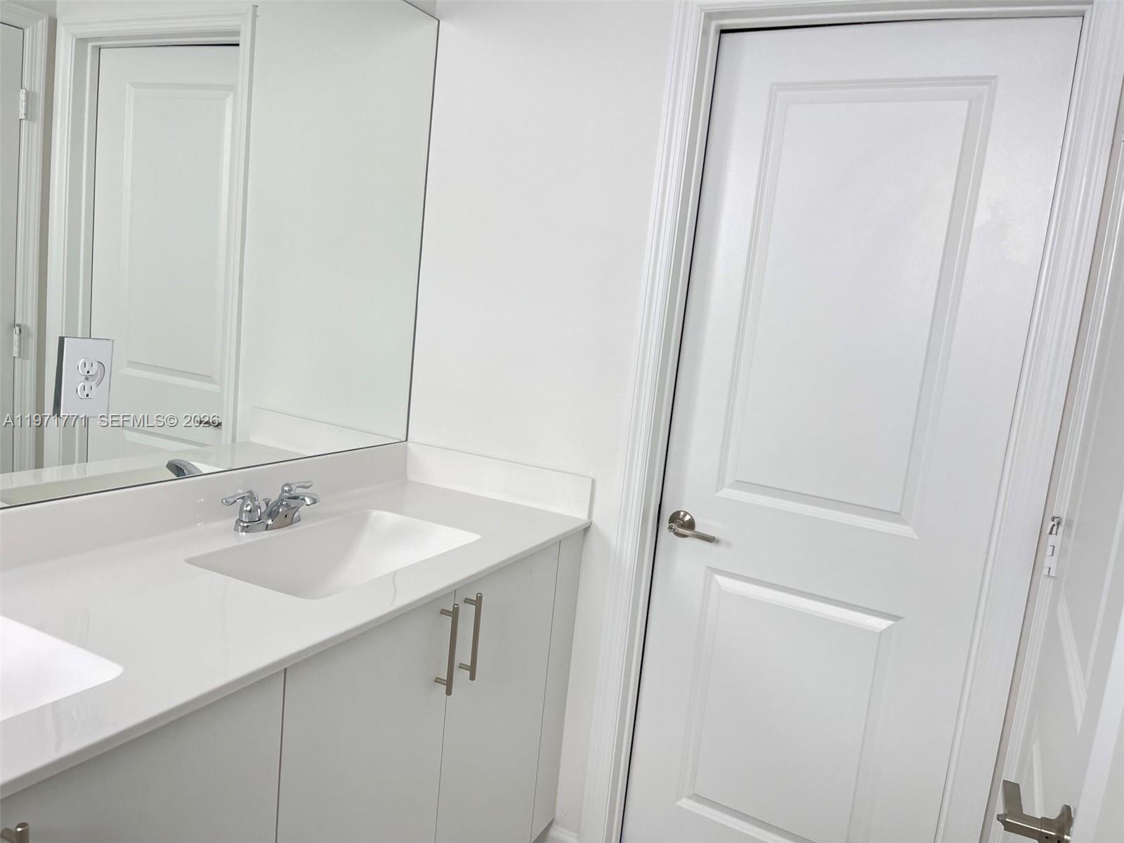 MIAMI LAND AND DEVELOPMEN - Residential Lease