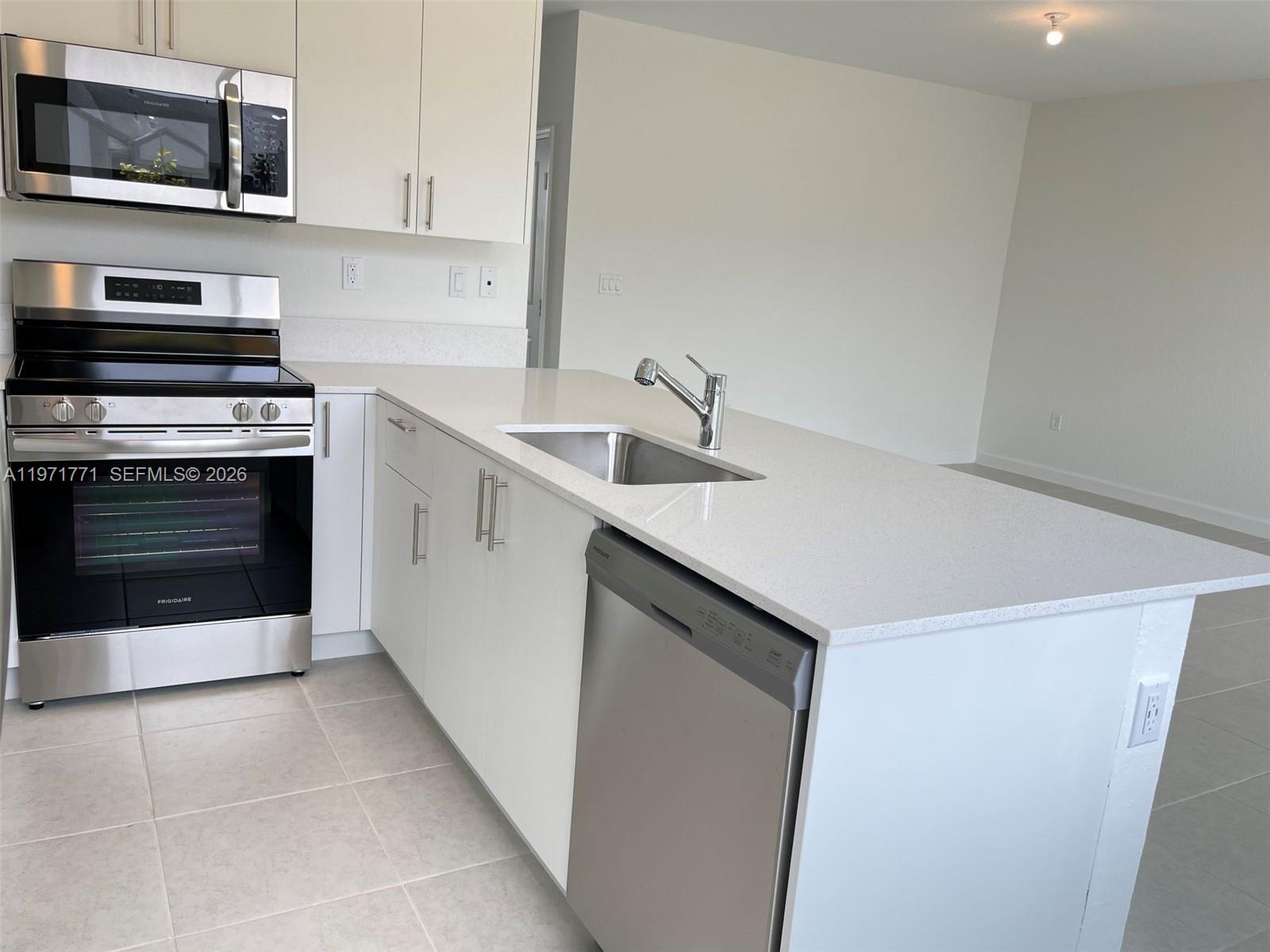 MIAMI LAND AND DEVELOPMEN - Residential Lease