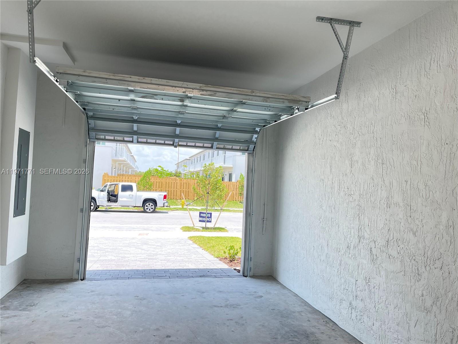 MIAMI LAND AND DEVELOPMEN - Residential Lease