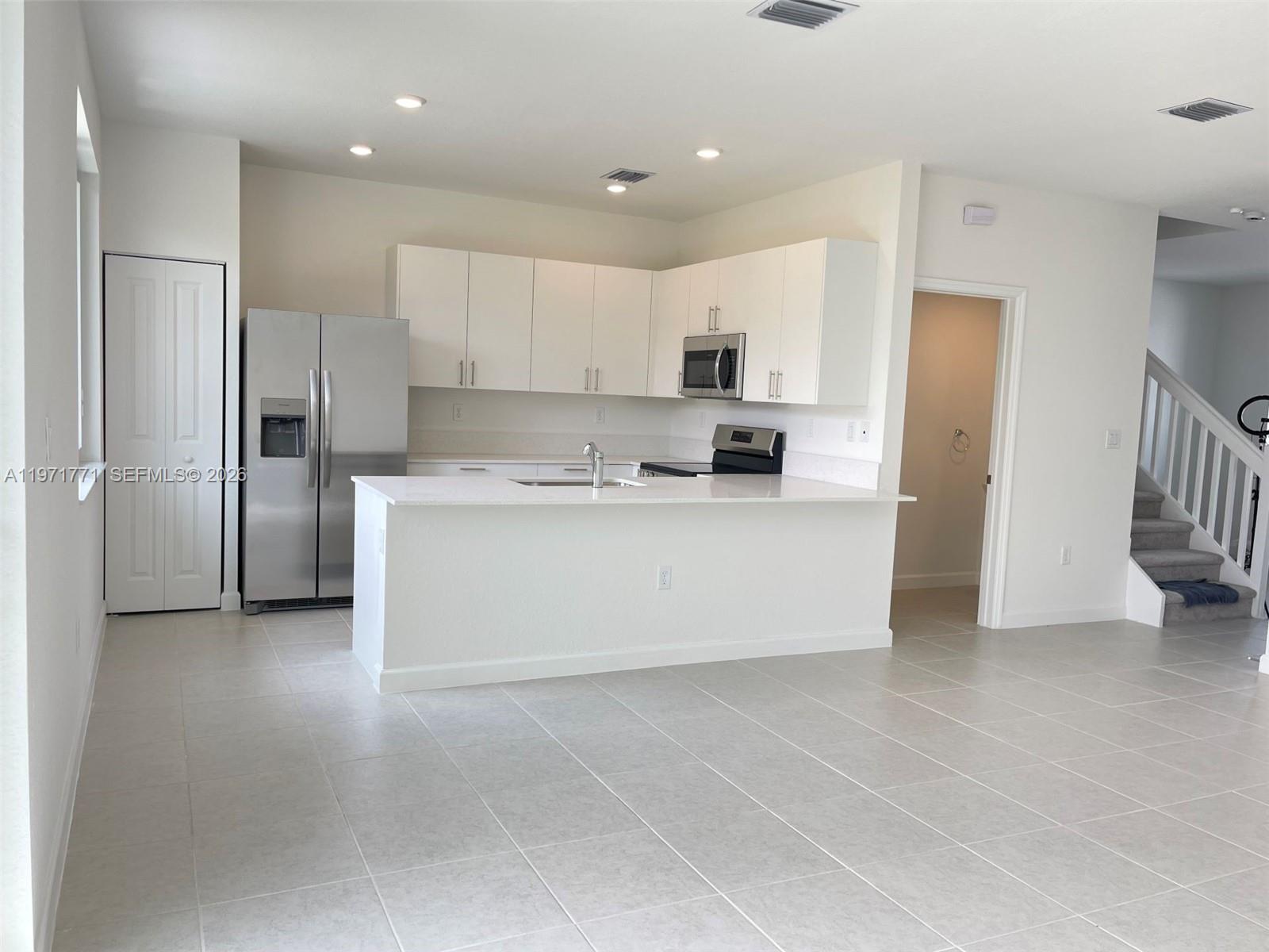 MIAMI LAND AND DEVELOPMEN - Residential Lease