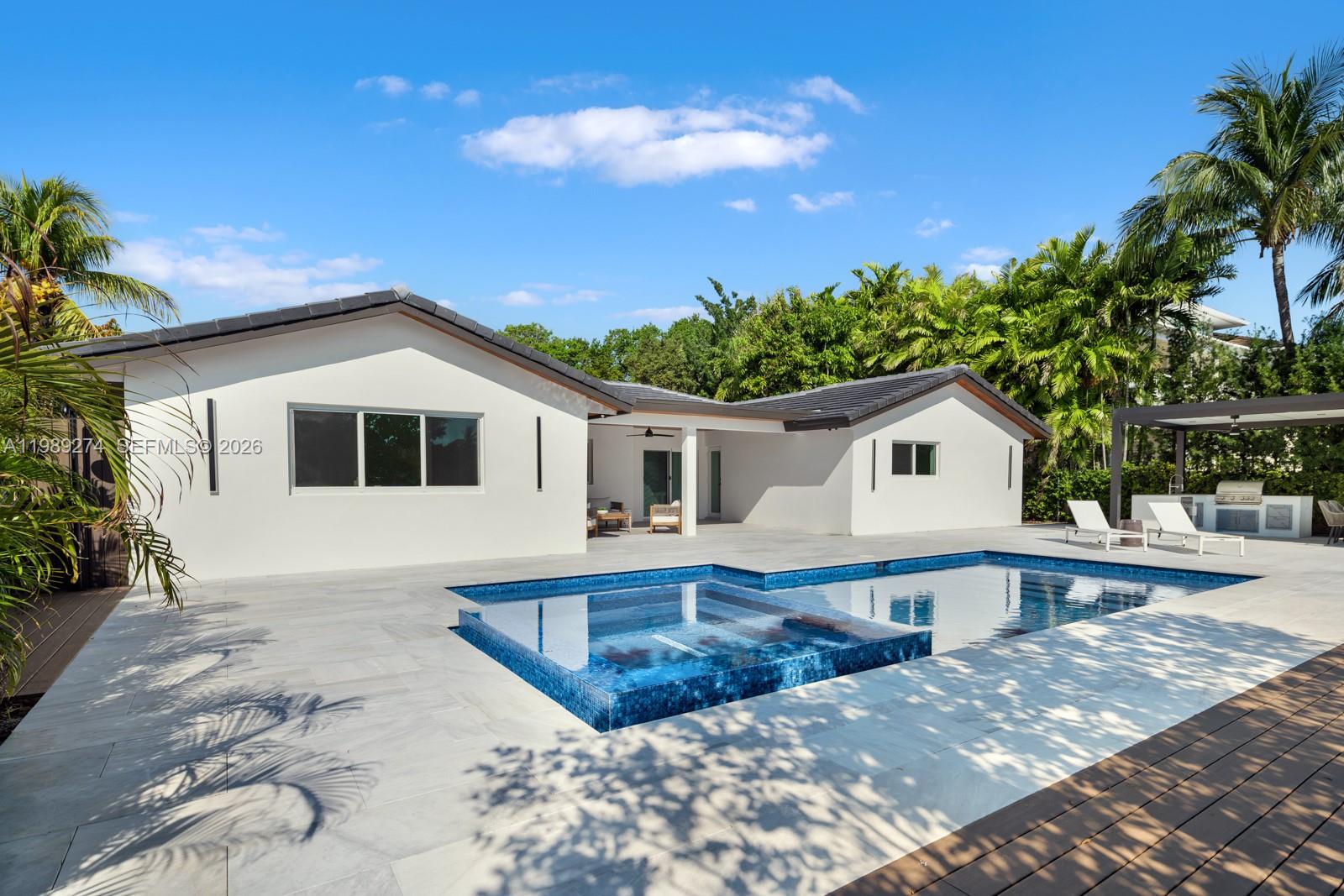 RAINTREE LAKE SEC THREE - Residential