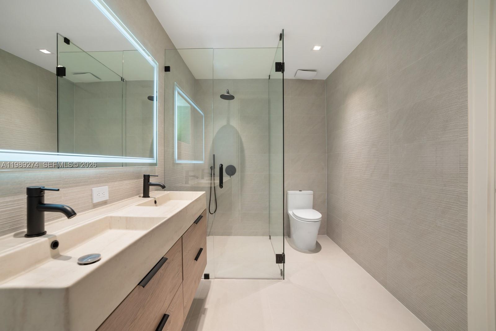 RAINTREE LAKE SEC THREE - Residential