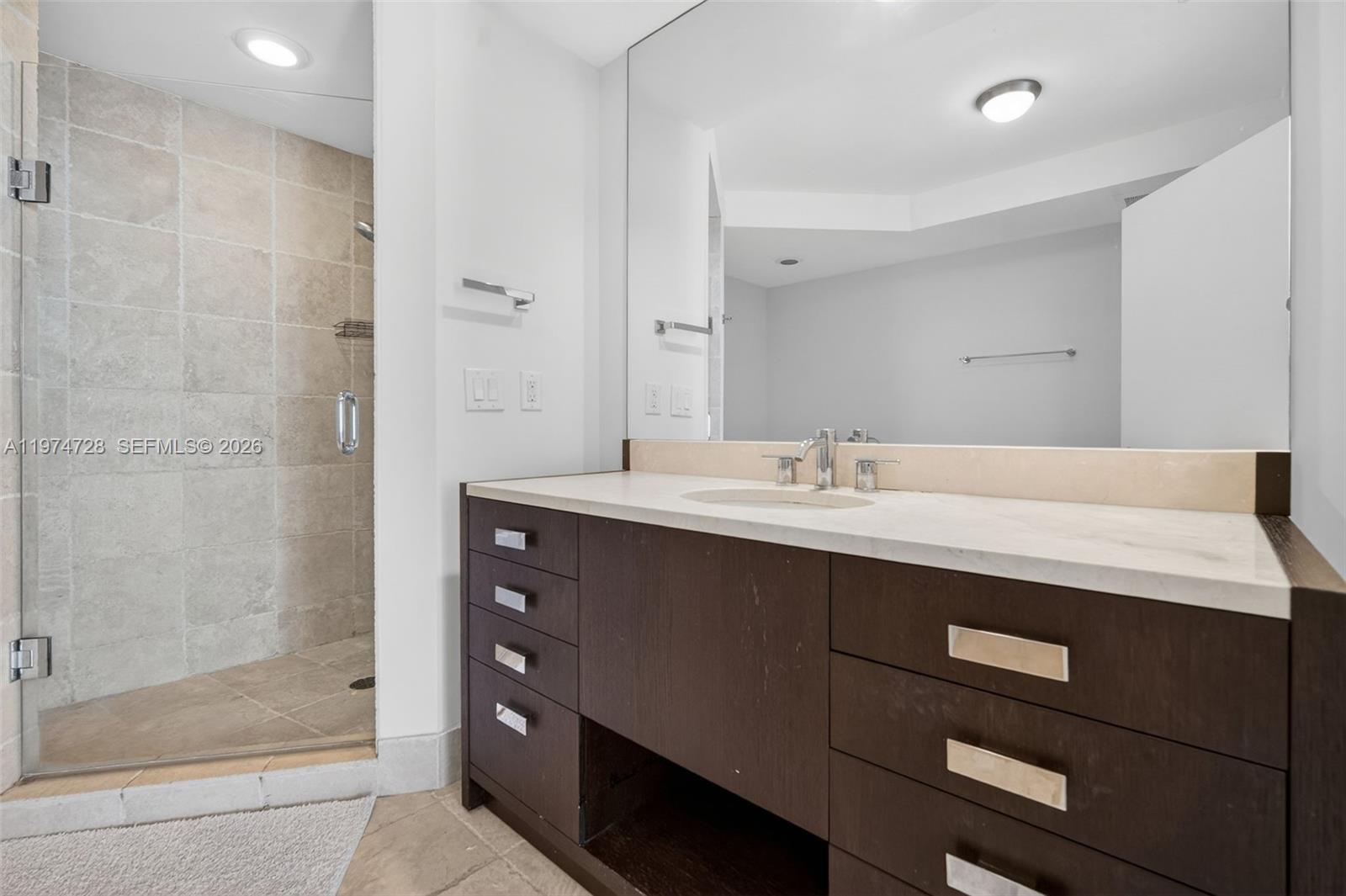 18201 Collins Ave 2008