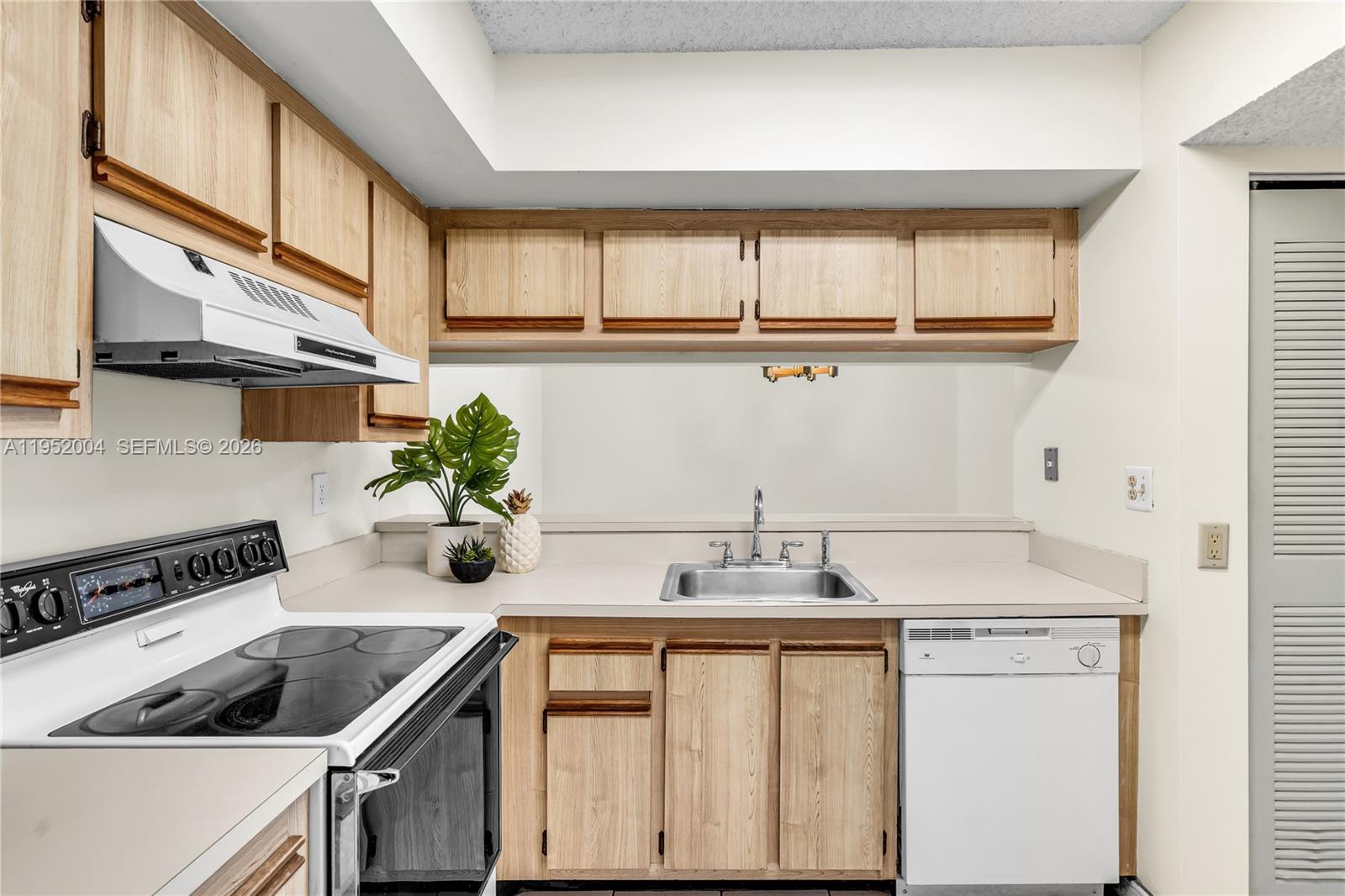 MOORS POINTE CONDO - Residential