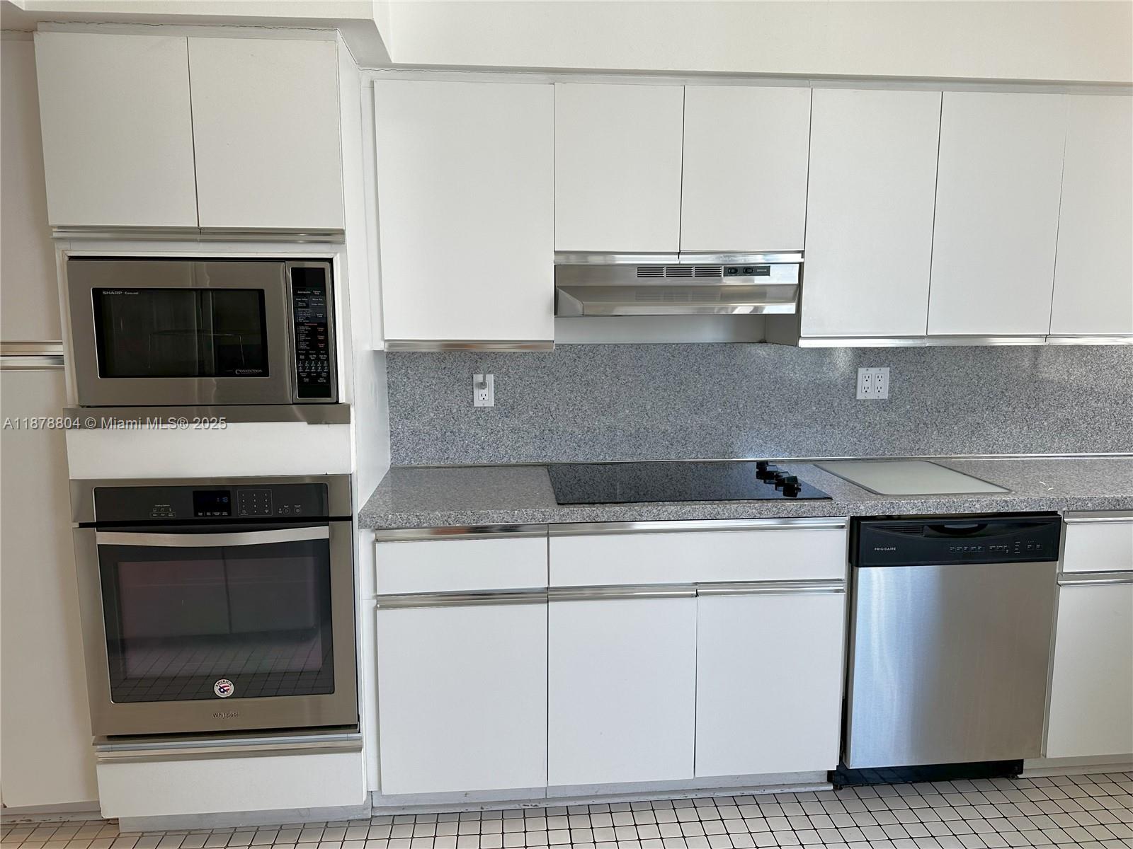 THE PALACE CONDO - Residential