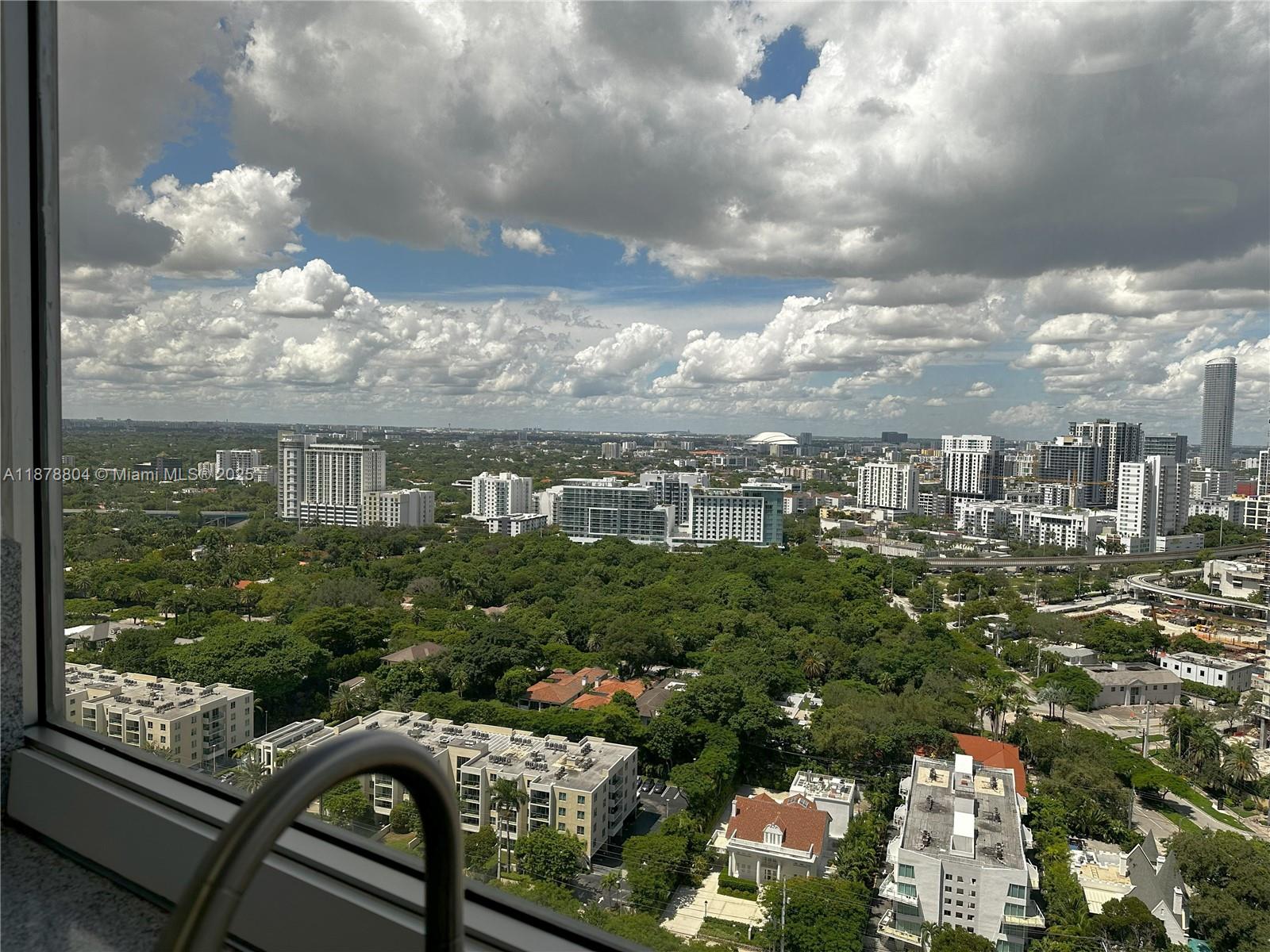 THE PALACE CONDO - Residential