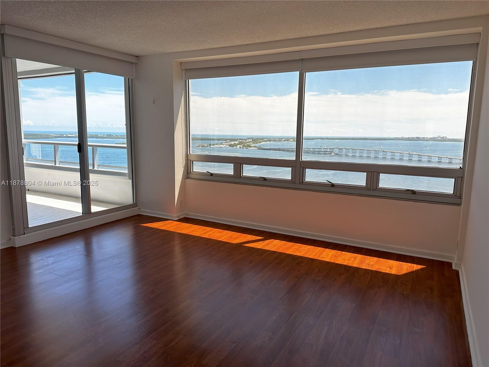 THE PALACE CONDO - Residential