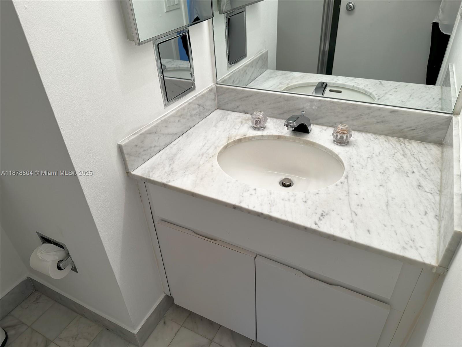 THE PALACE CONDO - Residential