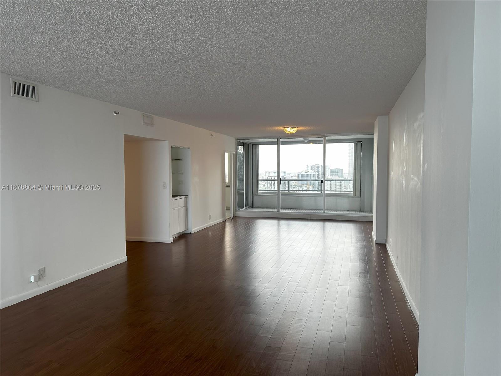 THE PALACE CONDO - Residential