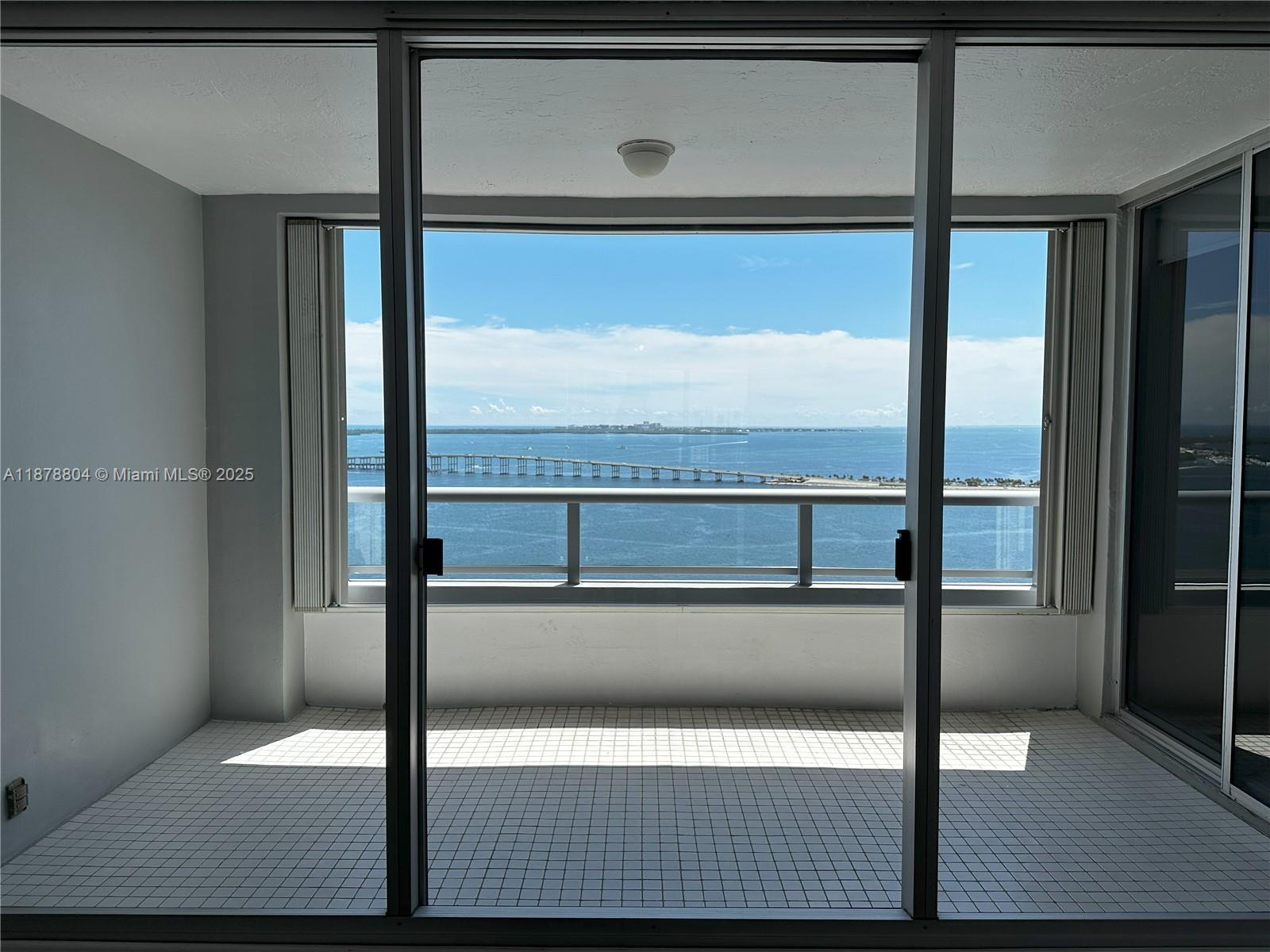 THE PALACE CONDO - Residential