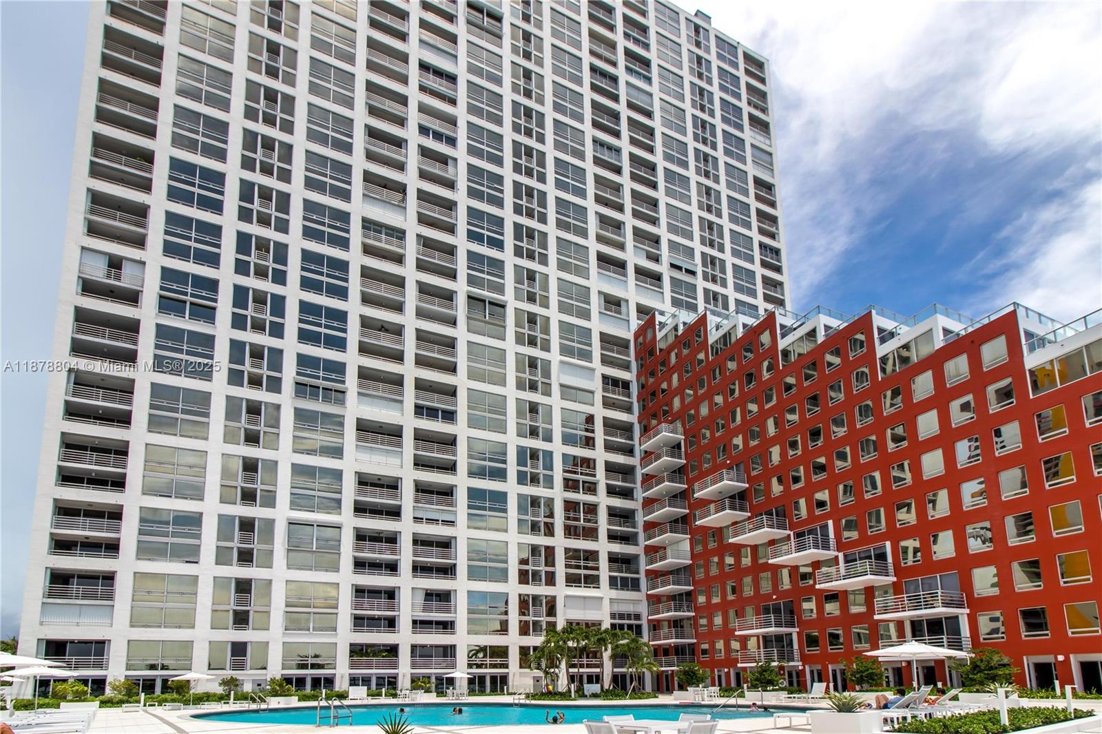 THE PALACE CONDO - Residential