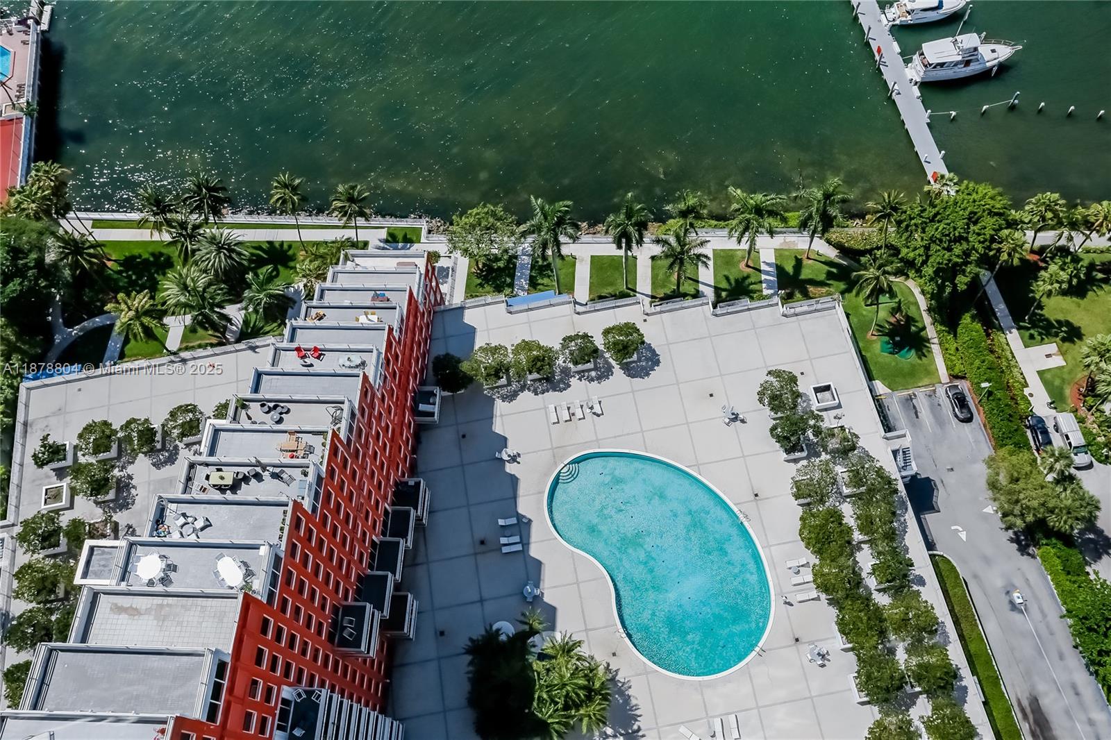 THE PALACE CONDO - Residential