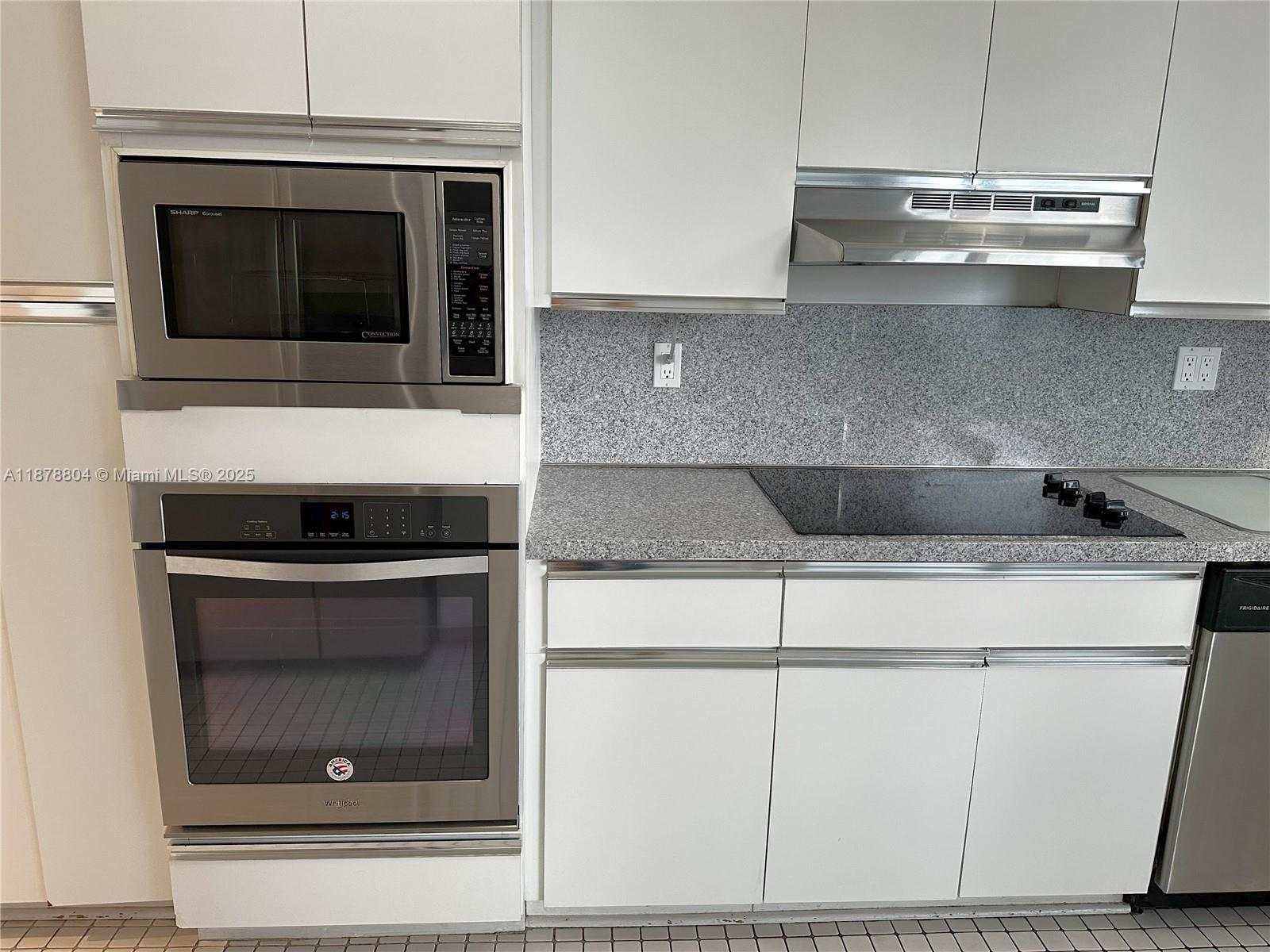 THE PALACE CONDO - Residential