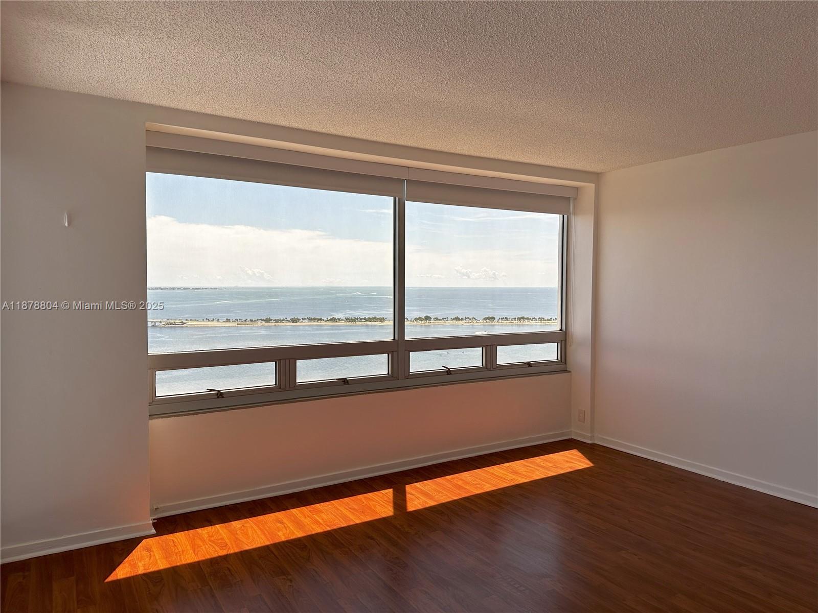 THE PALACE CONDO - Residential