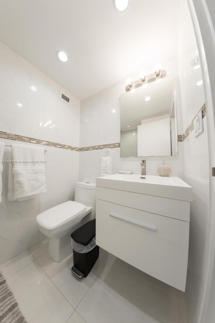 THE PAVILION CONDO - Residential Lease