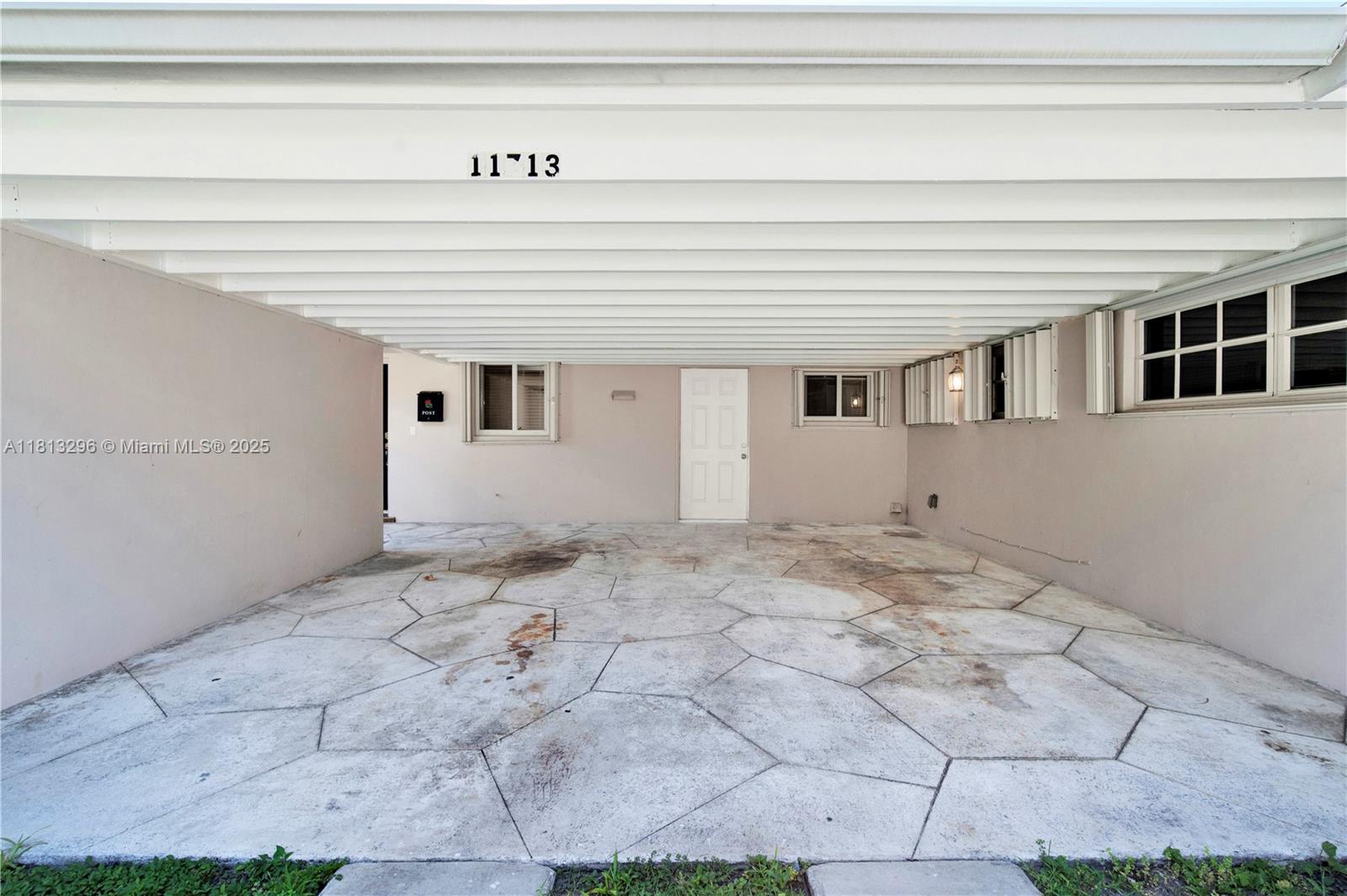 11713 SW 81st Rd Left Side