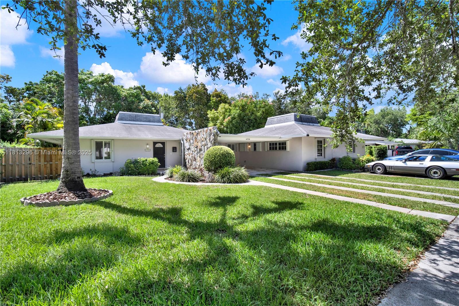 11713 SW 81st Rd Left Side