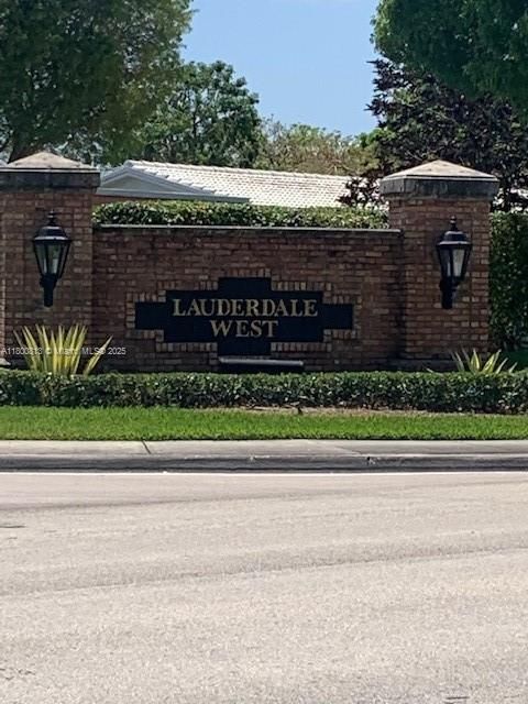 Photo of 1024 NW 90th Way, Plantation, FL 33322 (MLS # A11800813)