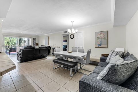 9437 SW 76th St V25 Miami FL 33173