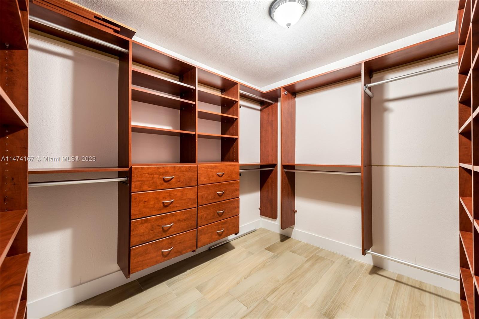 BISCAYNE RIVER HEIGHTS - Residential