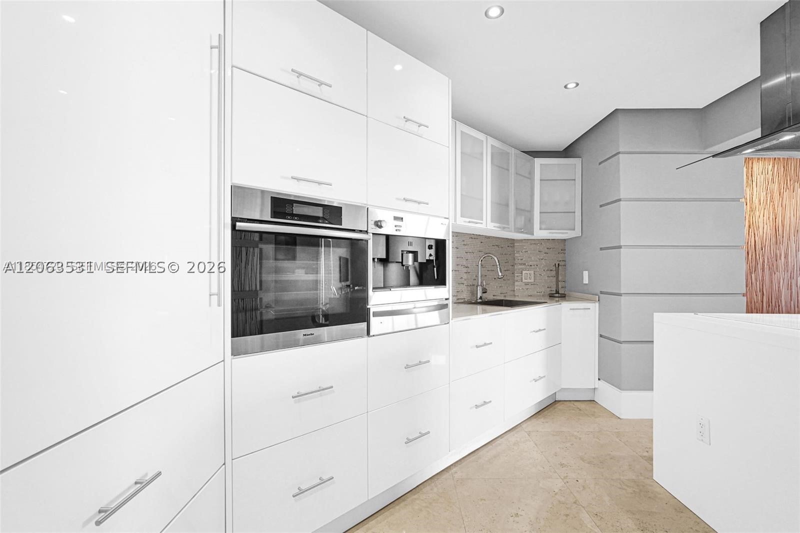 16699 Collins Ave 1103 / 2 Parking 4 Sale