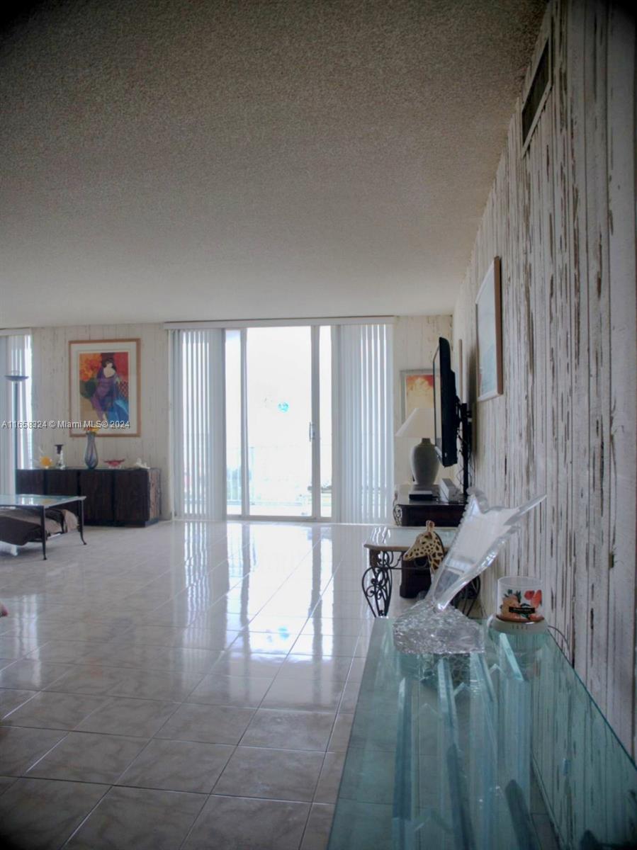 ADMIRALS PORT CONDO WEST - Residential