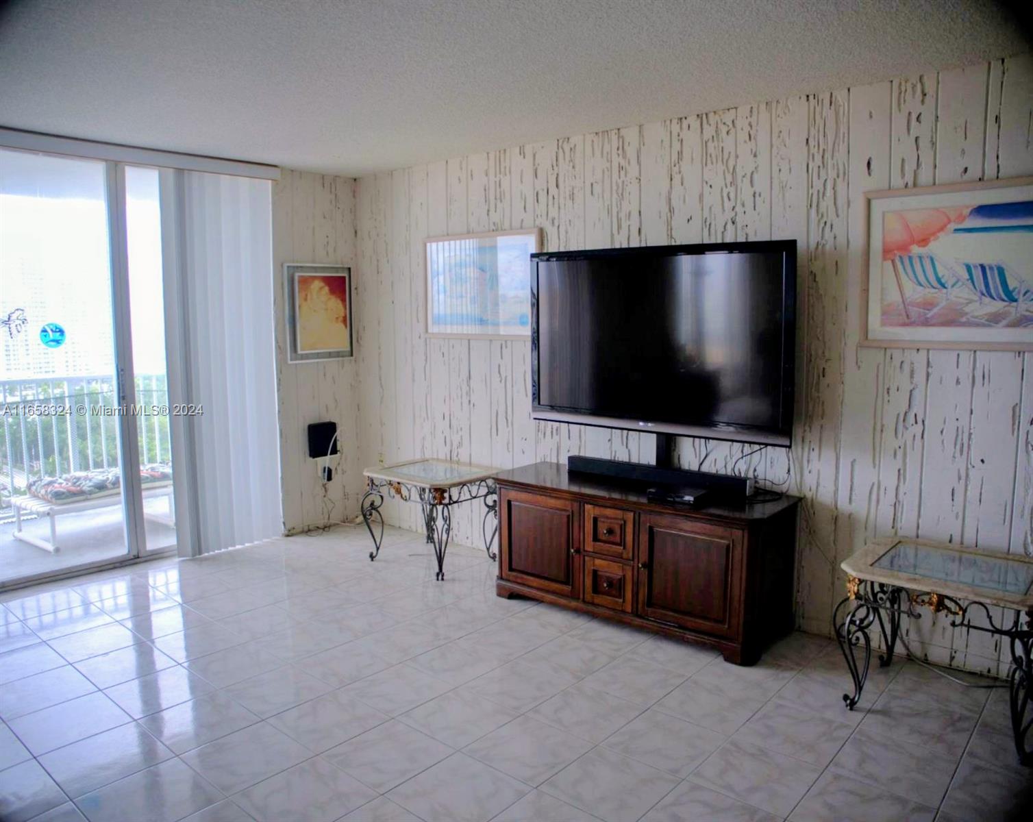 ADMIRALS PORT CONDO WEST - Residential
