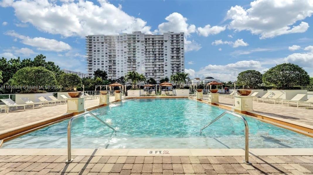 ADMIRALS PORT CONDO WEST - Residential