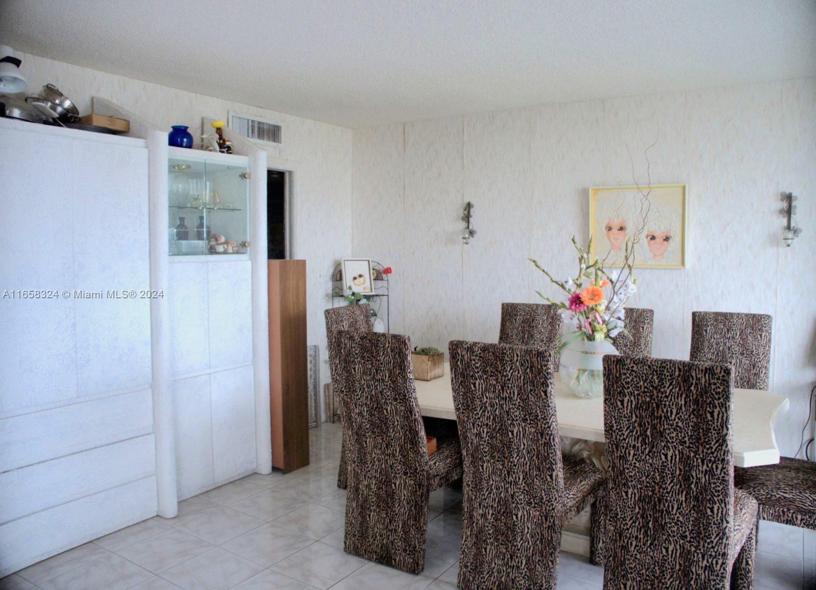 ADMIRALS PORT CONDO WEST - Residential