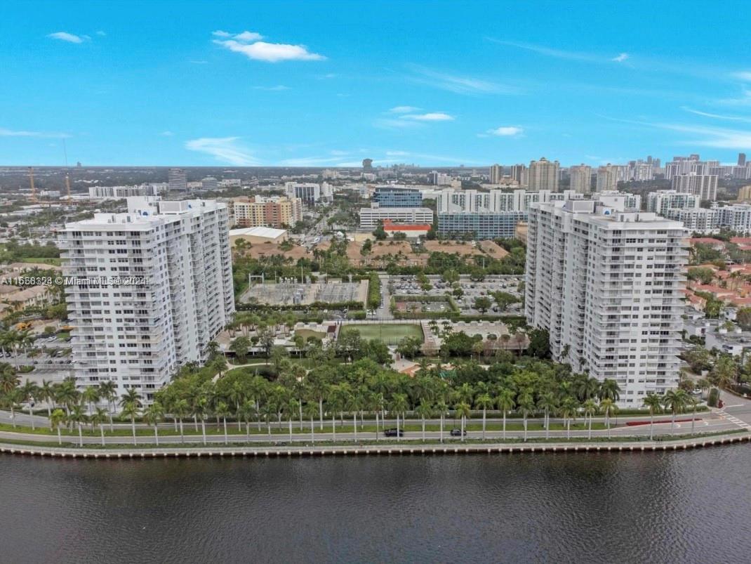 ADMIRALS PORT CONDO WEST - Residential