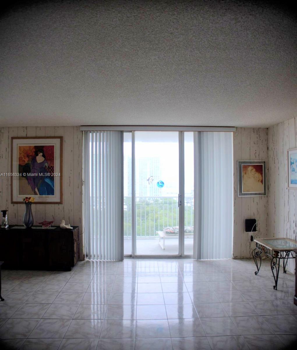 ADMIRALS PORT CONDO WEST - Residential