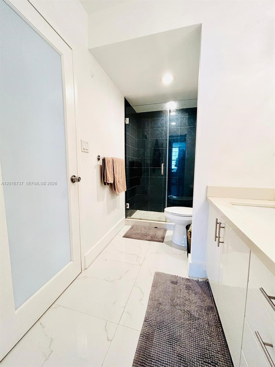 THE DECOPLAGE CONDO - Residential Lease