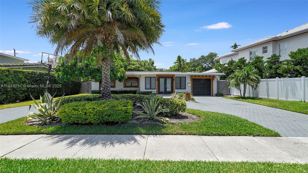 Photo of 1207 Cordova Rd, Fort Lauderdale, FL 33316 (MLS # A11819251)