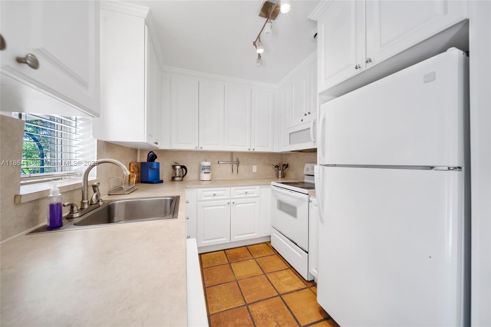 VICTORIA PARK CORR AMEN P - Residential Lease