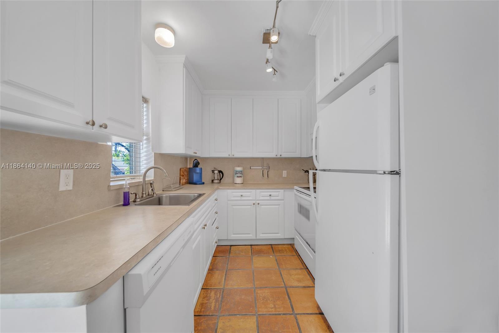 VICTORIA PARK CORR AMEN P - Residential Lease