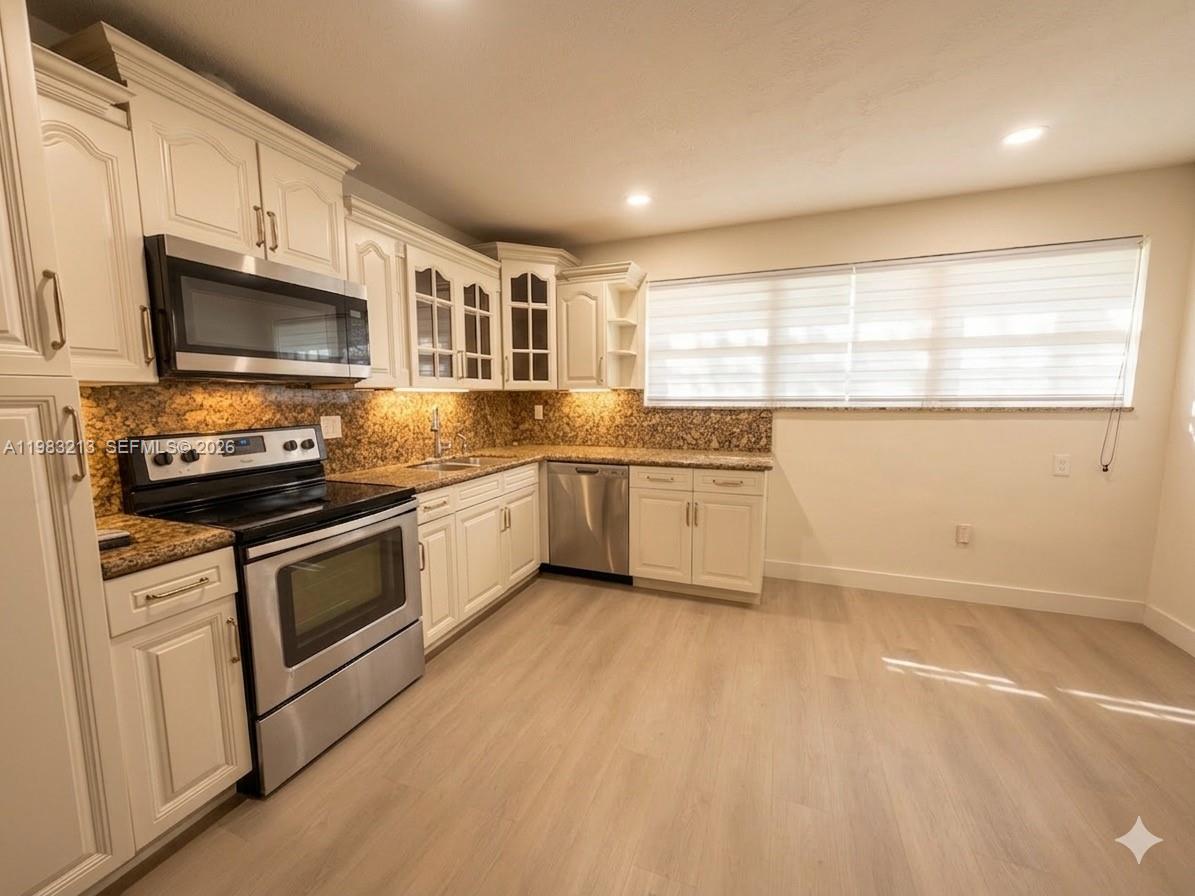 PLANTATION SUNRISE HEIGHT - Residential Lease