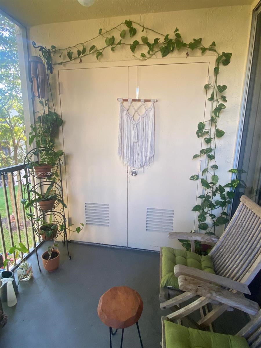 LAS VISTAS AT DORAL CONDO - Residential
