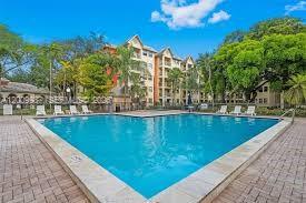 8225 Lake Dr 404