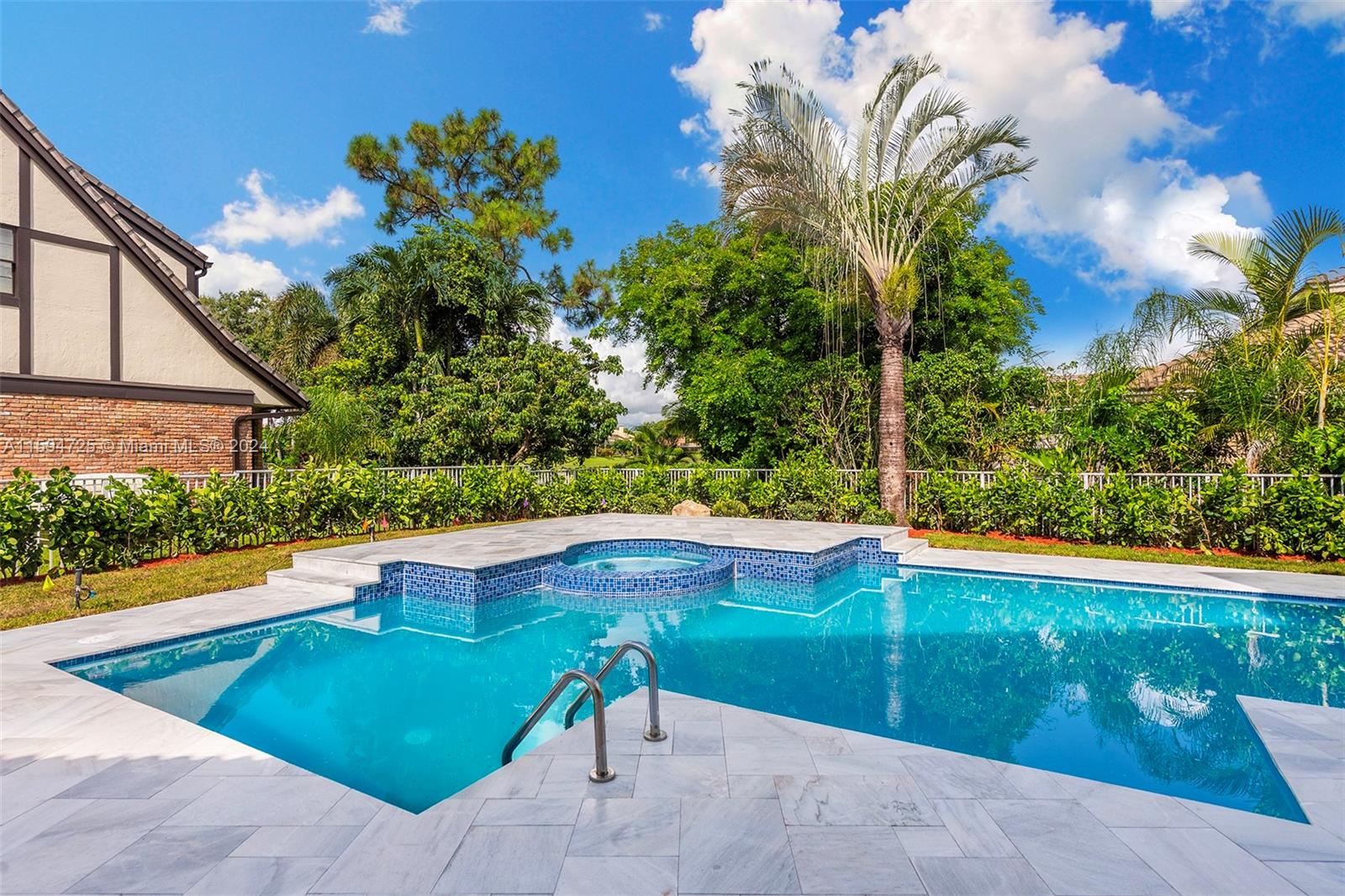 WOODFIELD HUNT CLUB II - Residential Lease