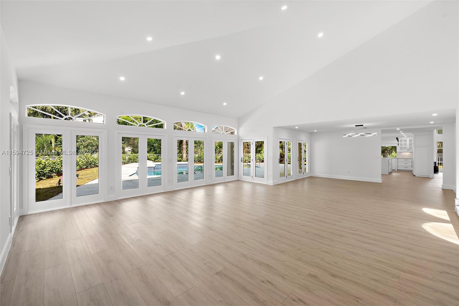 WOODFIELD HUNT CLUB II - Residential Lease